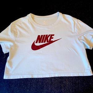 NIKE BASICS CROP TOP